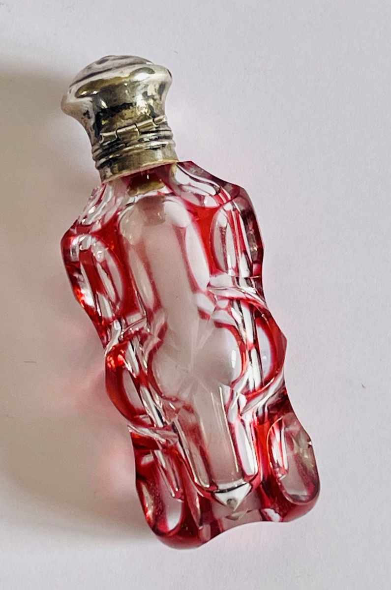 Salt Shaker - Crystal And Silver -photo-8